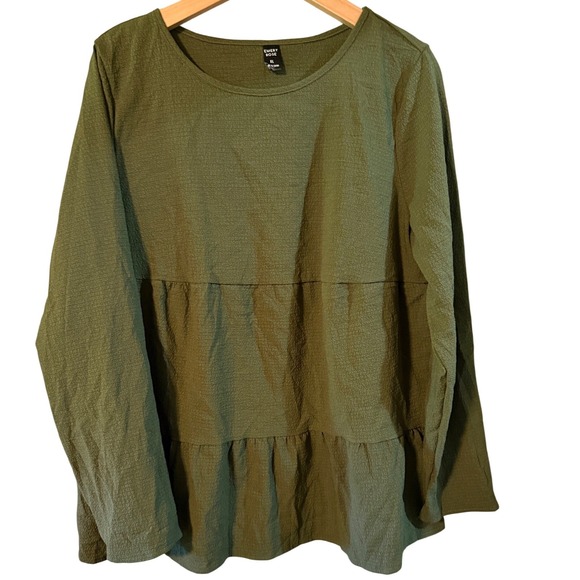 Emery Rose Tops - Emery Rose Women XL Olive Green Tiered Babydoll Long Sleeve Textured Top Blouse